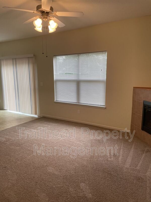 1507 NE Erin Ct, Grain Valley, MO 64029 Townhome Rentals in Grain