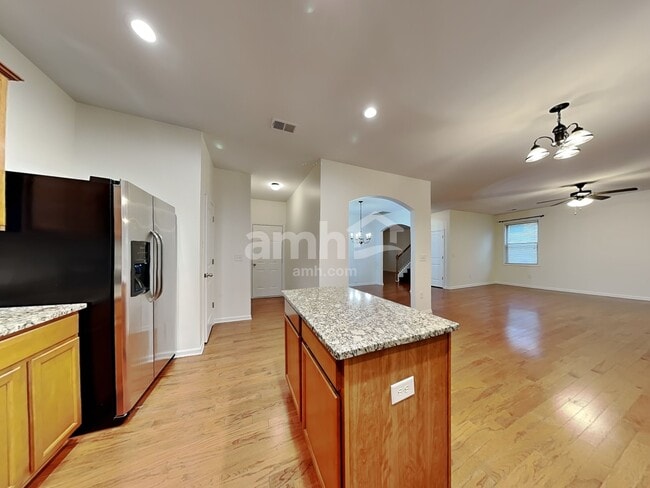 Building Photo - 17 Phaeton Ave