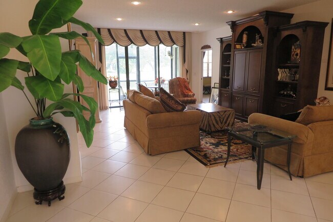 Foto del edificio - 22799 Trelawny Terrace