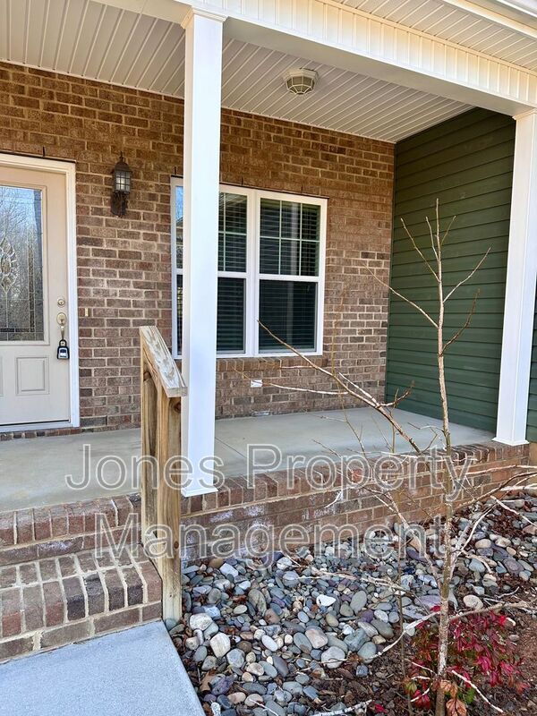 Foto del edificio - 1210 Stonewyck Dr