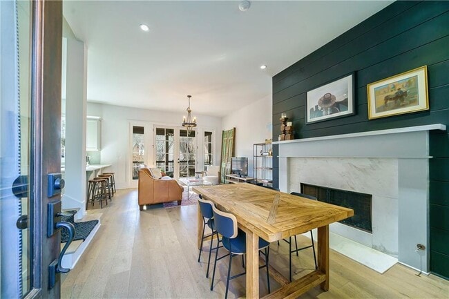 Building Photo - 10608 Serenbe Ln