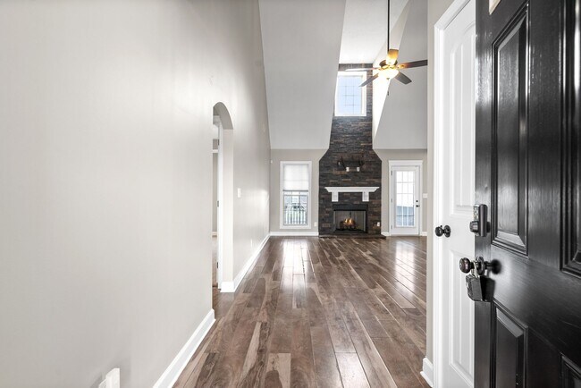 Foto del edificio - Pet Friendly Three Bedroom with Bonus!