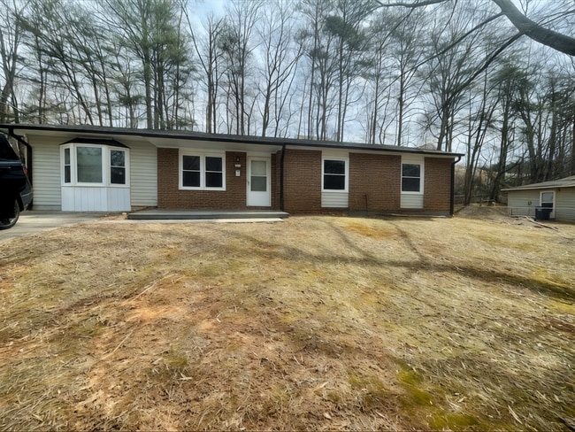 Foto del edificio - 5133 Butterfield Dr