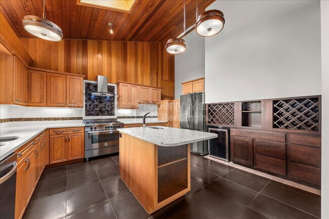 Building Photo - 5203 N Mulvaney Ct