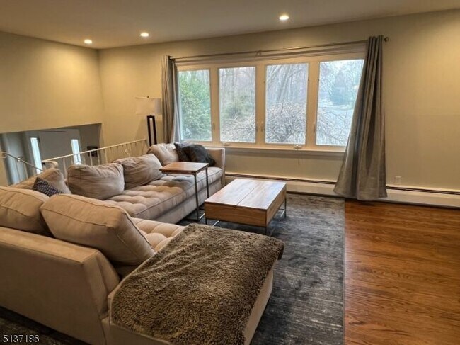 Building Photo - 95 Beverly Rd