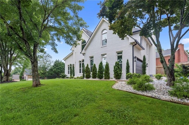 Building Photo - 4221 Willow Oak Dr