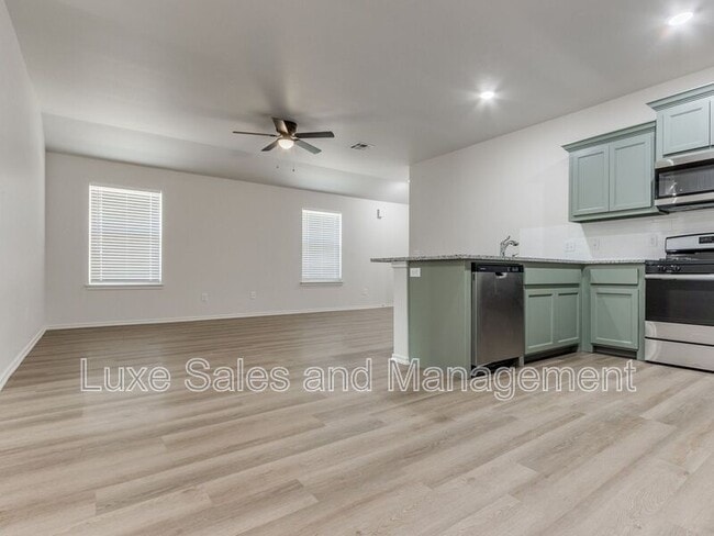 Building Photo - 1531 Pavy Wy