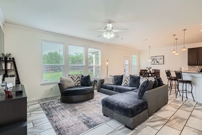 Building Photo - First time rental!