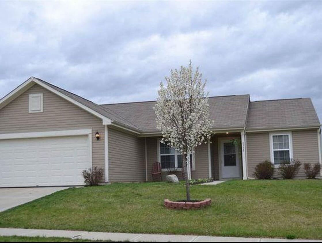 Ranch Style House….3 Bedroom 2 Bath - Ranch Style House….3 Bedroom 2 Bath