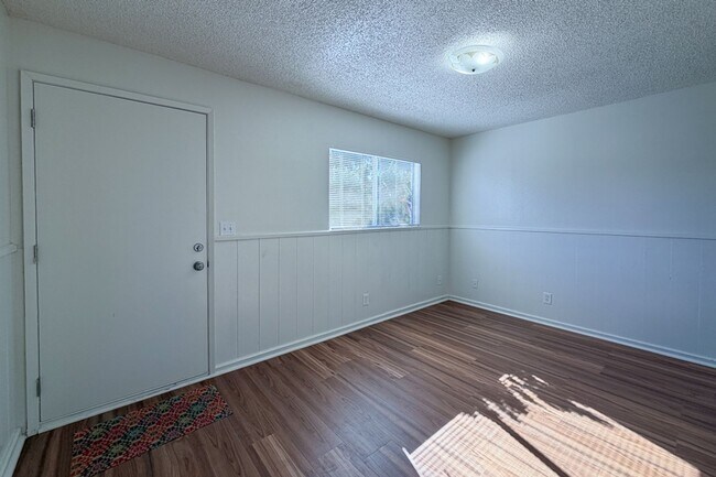 Foto del edificio - 424 Ponoma St