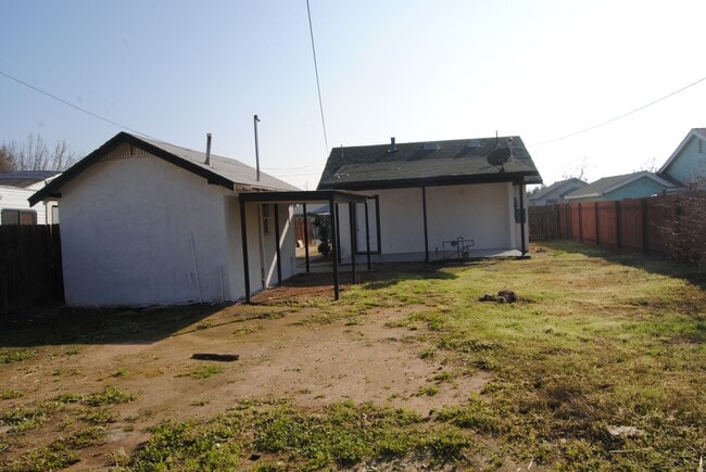 Building Photo - 506 Lincoln Ave