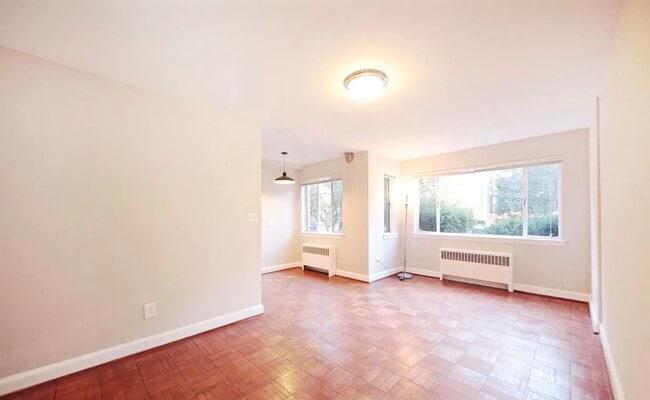 Unit 3 living room - 1711 T St NW