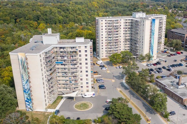 Building Photo - Lawrence Apartments