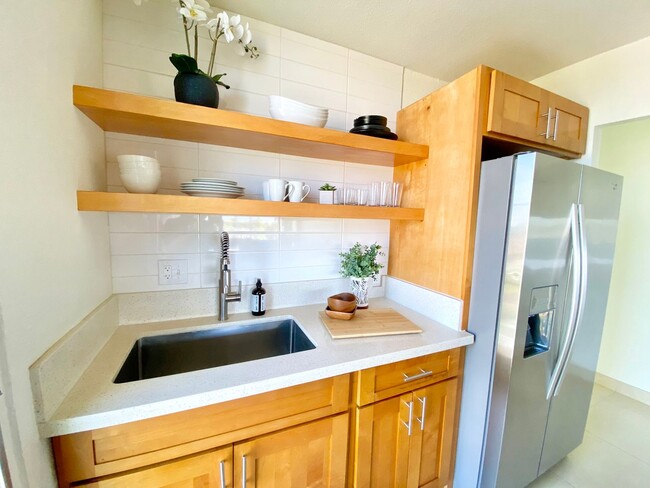 Building Photo - Lalawai Hale - 3bdrm/1bath/1assigned parki...
