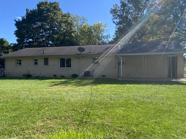 Building Photo - 2249 Wendy Way Dr