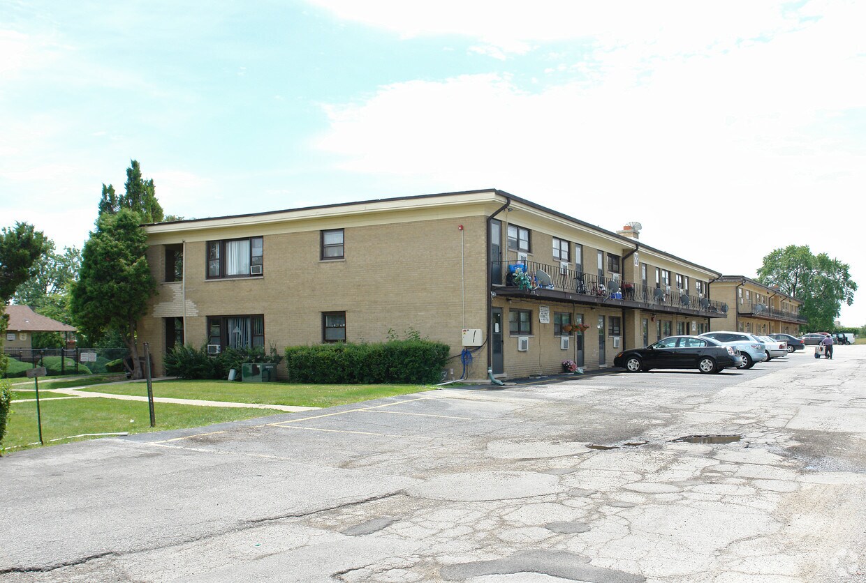 Primary Photo - 26 King Arthur Dr