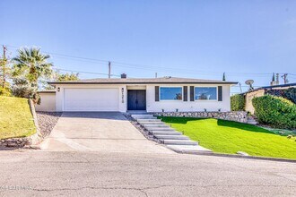Building Photo - 1210 La Cruz Dr