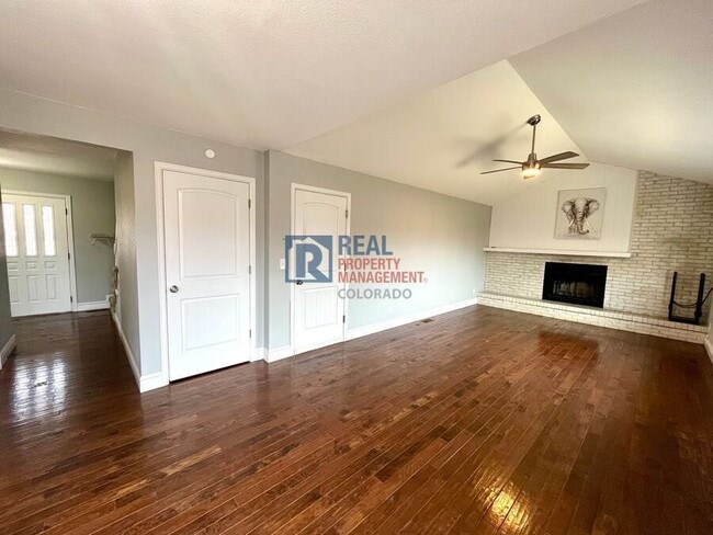 Building Photo - 3670 Gingham Way