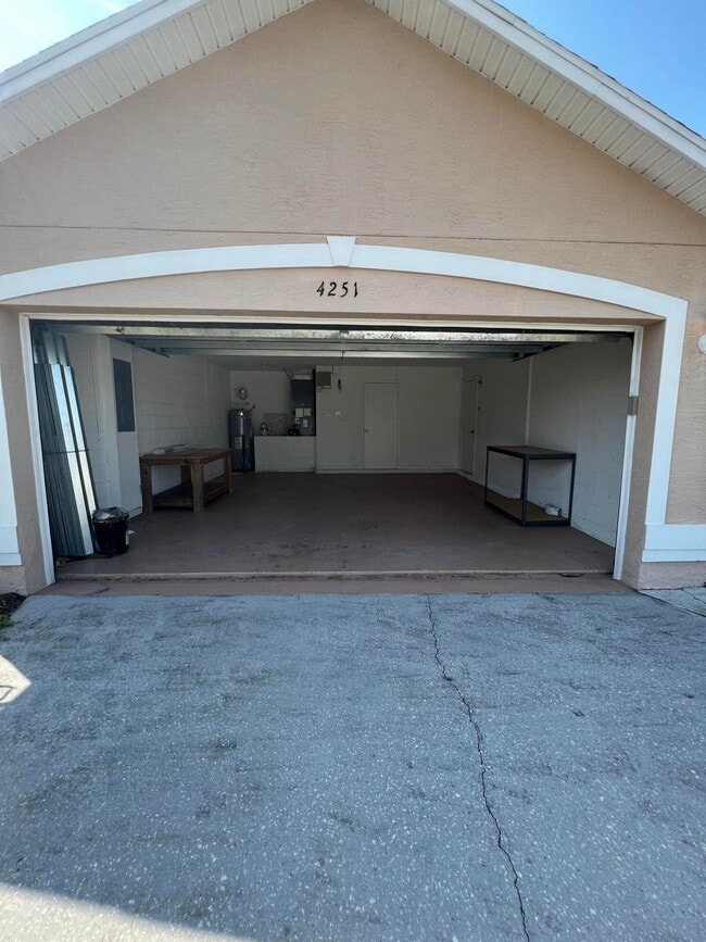 Building Photo - 4251 SW Astro Ct