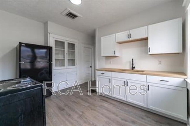 Photo - 1037 N Parker Ave House