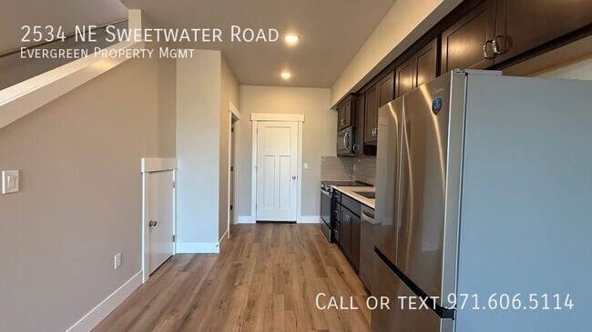 Foto del edificio - 2534 NE Sweetwater Rd