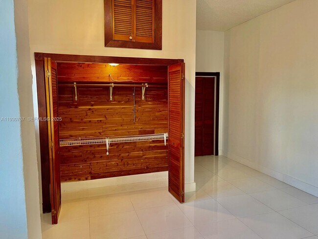 Foto del edificio - 1232 SW 17th Terrace