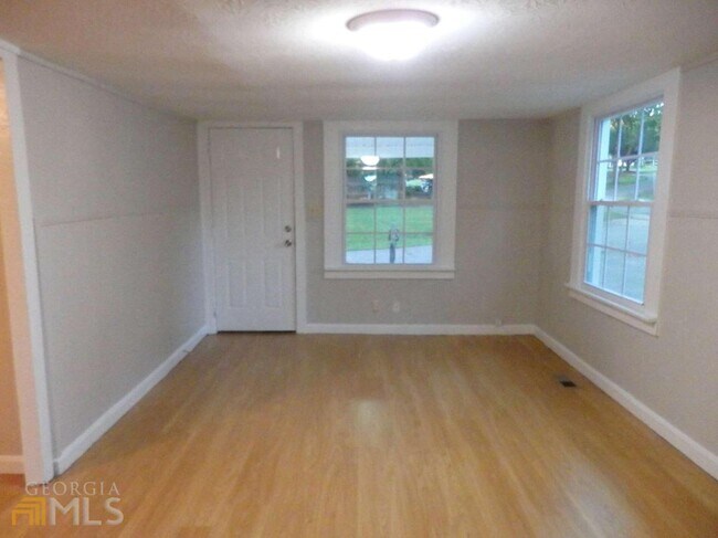 Building Photo - 131 Etowah Dr
