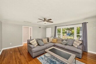Building Photo - 100 N Arcturas Ave