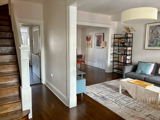 Foto del edificio - 807 Decatur St NW