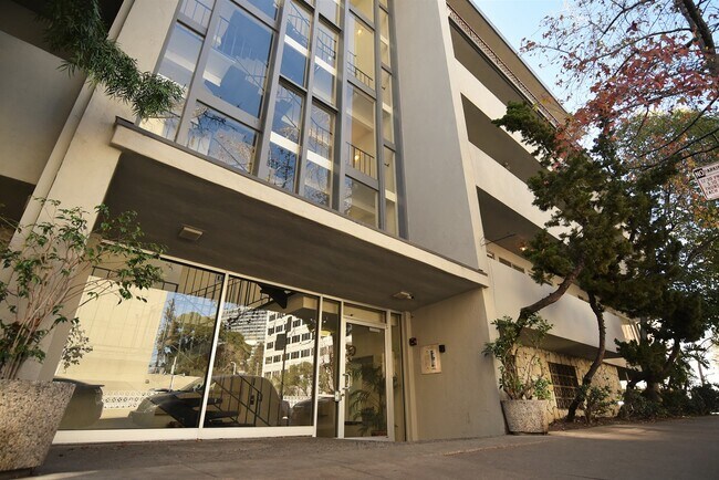 Foto del edificio - 245 17th St