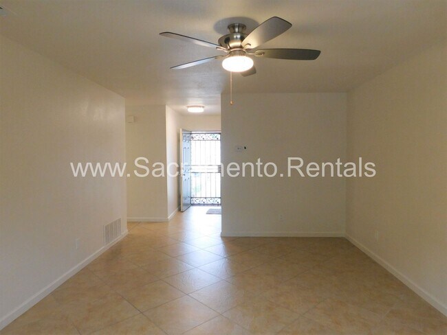 Foto del edificio - Updated 4bd/2ba Home near Cosumnes River C...