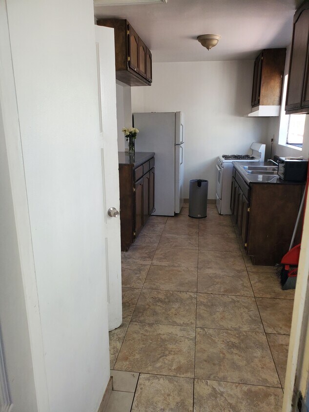 Cocina - 2176 W 26th Pl