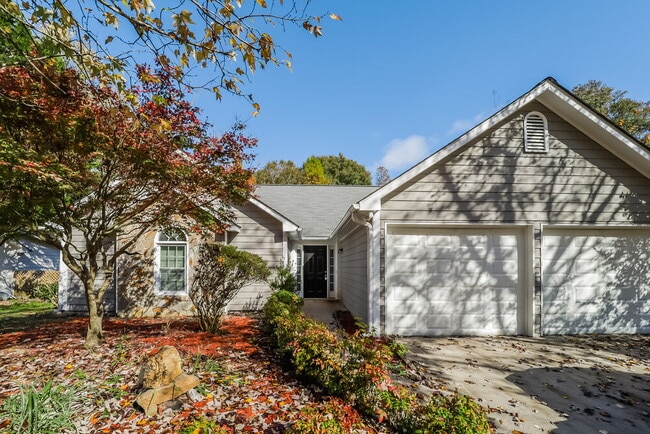 Building Photo - 2712 Horseshoe Creek Dr