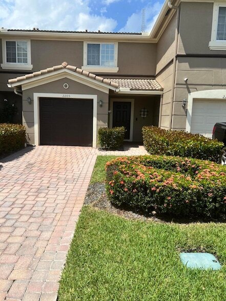 Foto del edificio - 2205 Marshfield Ct