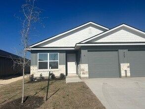 Building Photo - 909 Switchgrass Dr