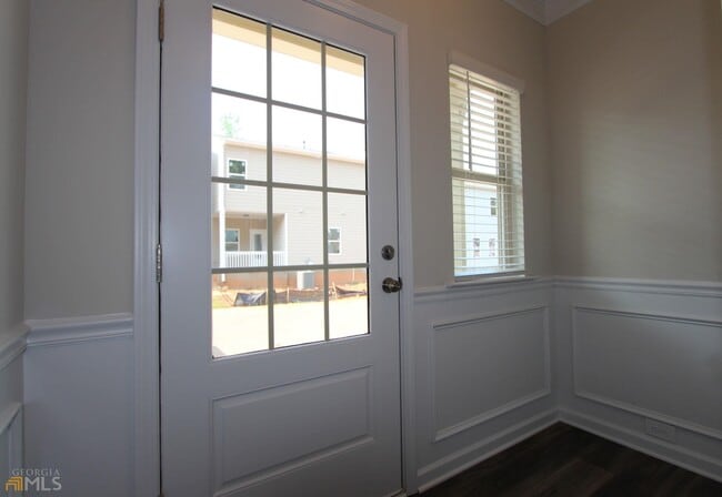 Building Photo - 242 Hickory Cmns Wy