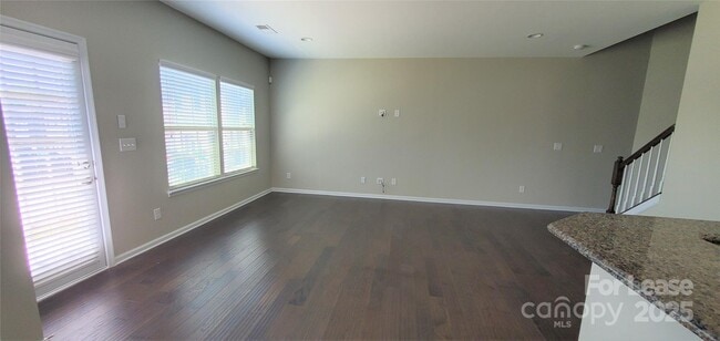Building Photo - 1764 Evergreen Dr