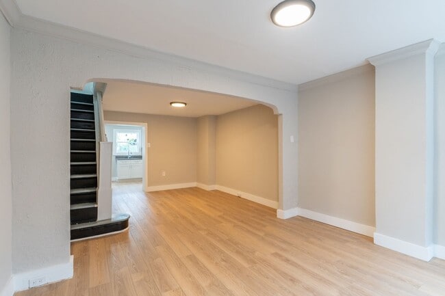 Building Photo - Newly rehabbed 3 bedroom