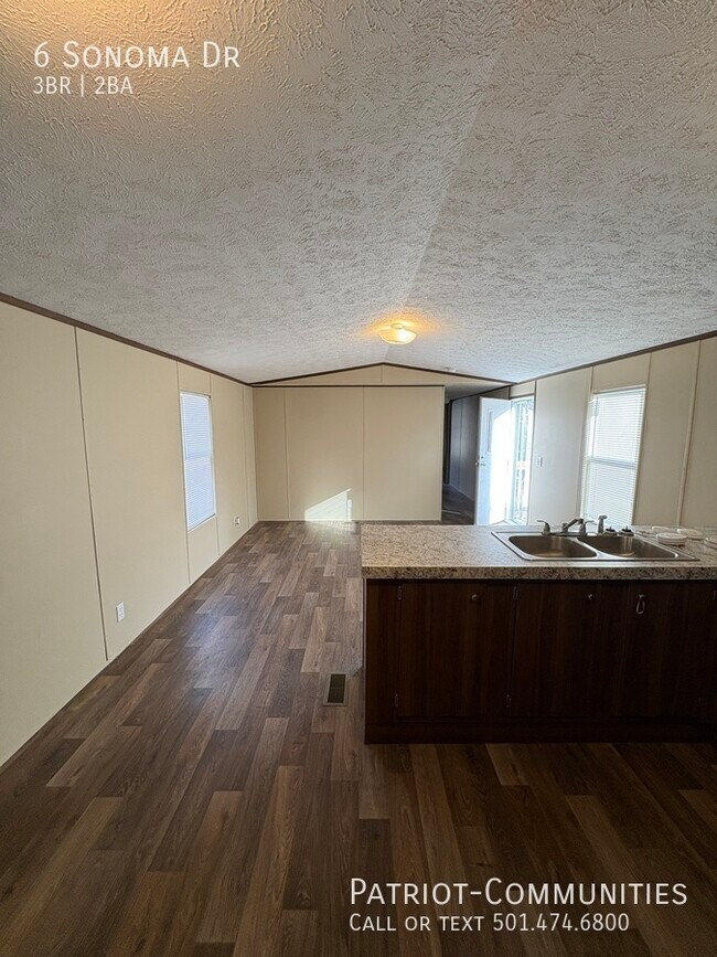 Foto del edificio - 6 Sonoma Dr