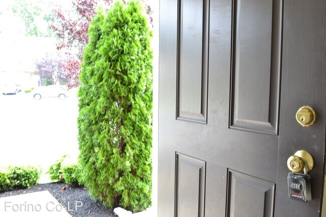 Building Photo - 3 br, 2.5 bath House - 207 Caramist Circle