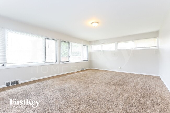 Foto del edificio - 15231 Hastings Dr