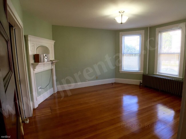 Foto del edificio - 1 Spring Park Ave