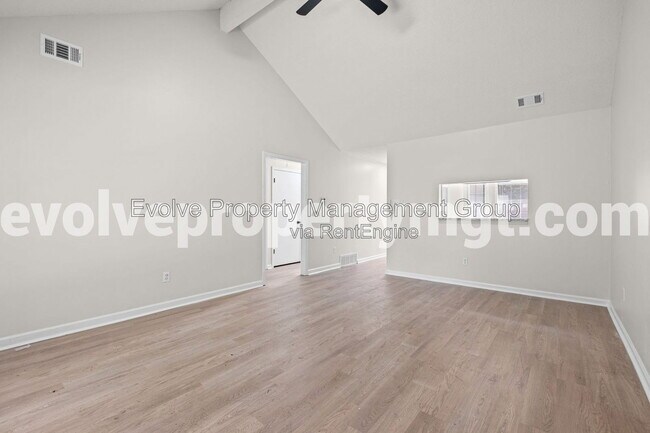 Building Photo - 2295 Belin Dr