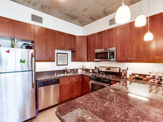 Building Photo - Beautiful 2 bedroom 2 bath in The Cortez B...