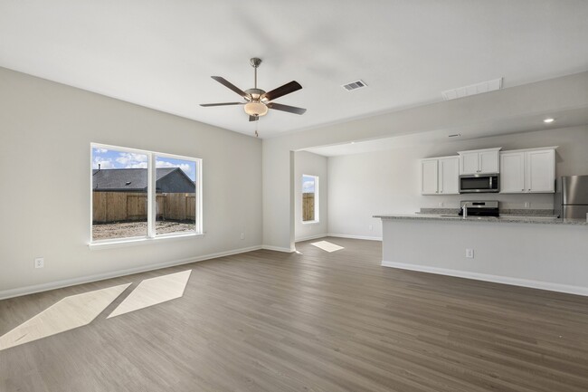 Building Photo - 324 Fastboy Ln
