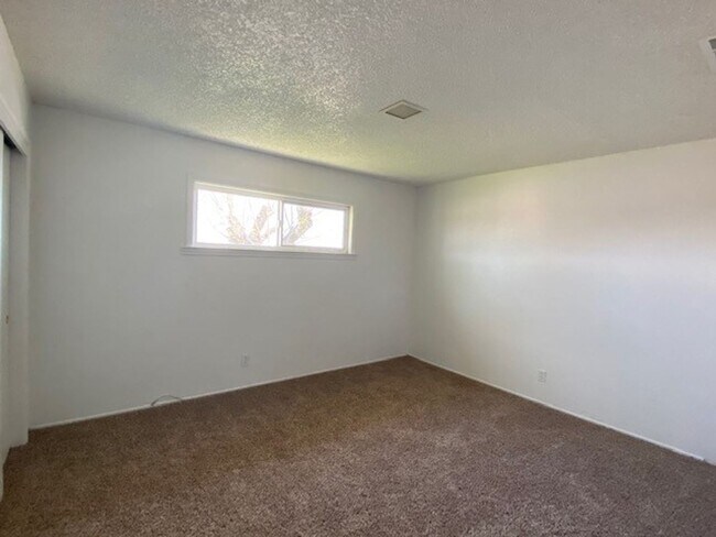 Building Photo - 3 Bedroom 1 Bath Home with bonus room