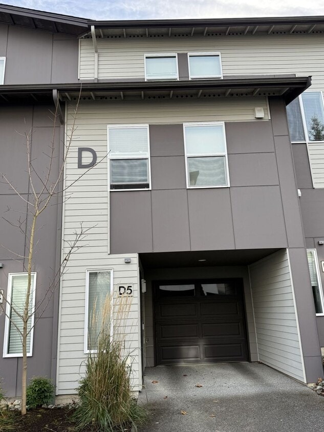 Modern Lynnwood 3BD/3BTH Townhome for Lease! Small Pet Friendly! - Modern Lynnwood 3BD/3BTH Townhome for Lease! Small Pet Friendly!