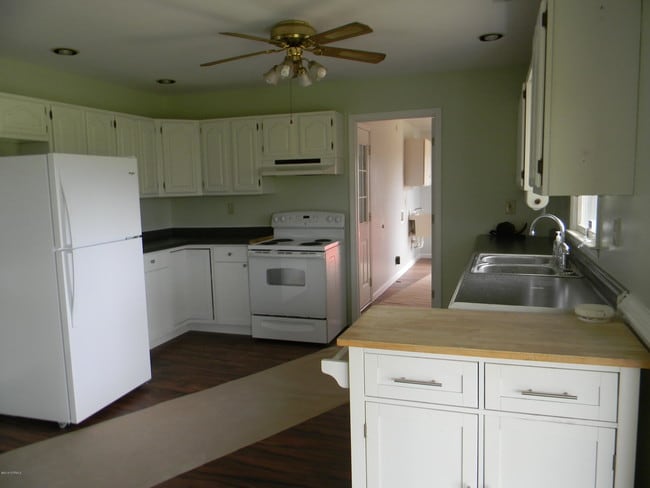 Building Photo - 2712 US-70
