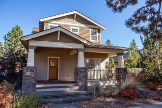 Building Photo - 1690 N W Lepage Pl