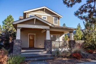 Building Photo - 1690 N W Lepage Pl